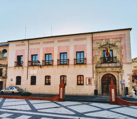 Antiguo Ayuntamiento y Colegio Cervantes